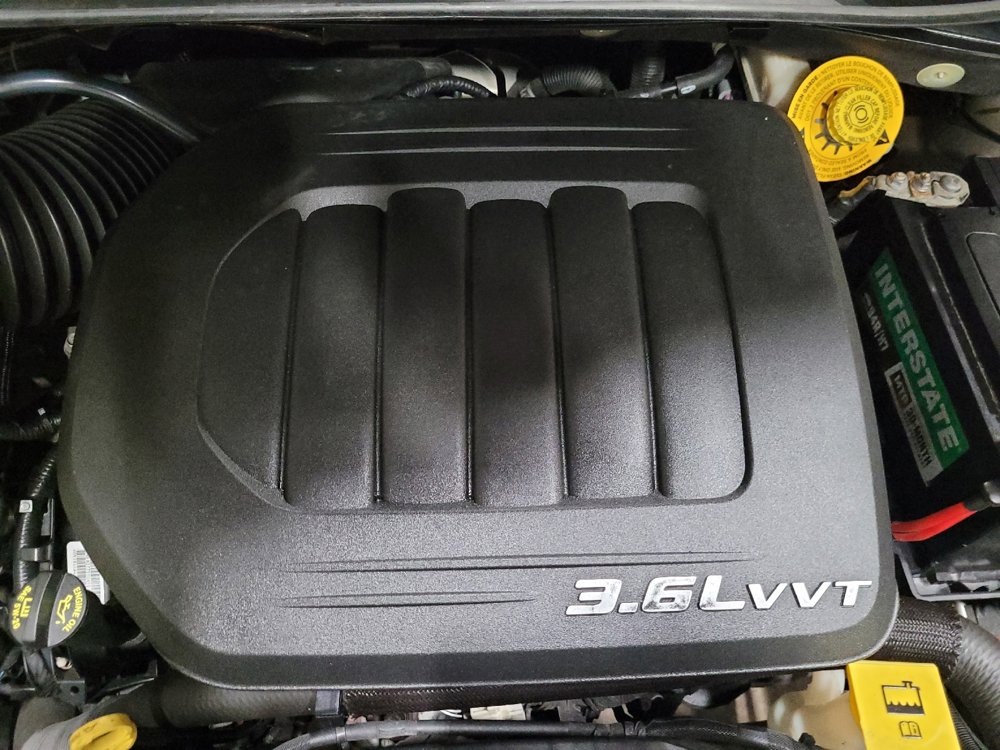 Used 2015 Chrysler Town & Country Touring-L w/ Driver Convenience Group image 30