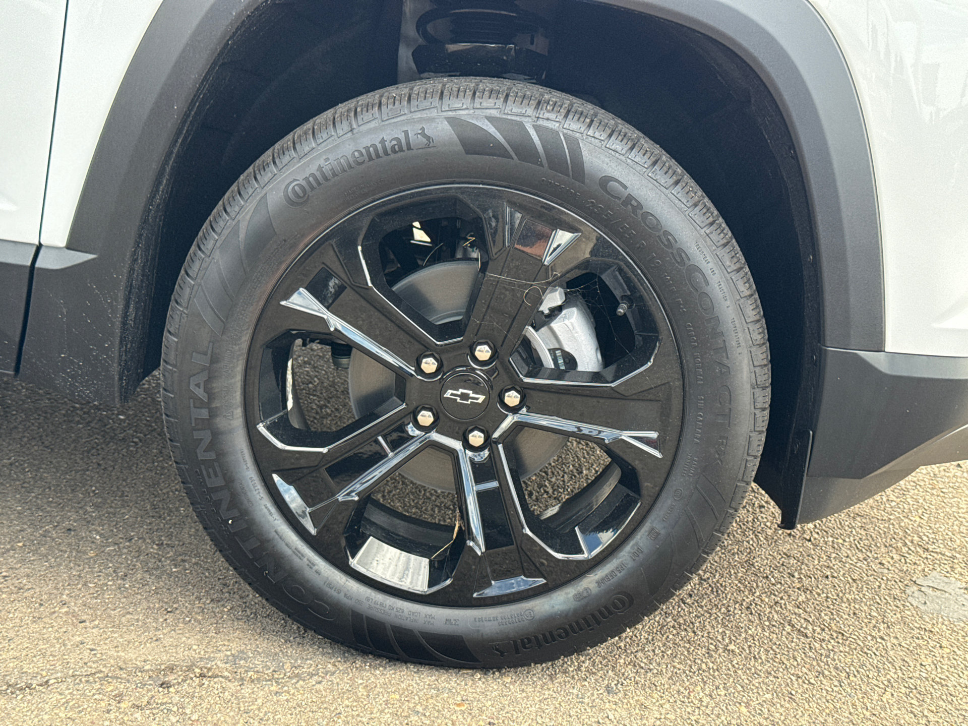 New 2027 Chevrolet Equinox LT w/ Convenience Package II FWD image 5