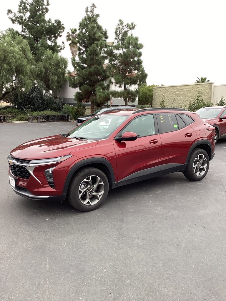 Used 2025 Chevrolet Trax LT w/ LT Convenience Package