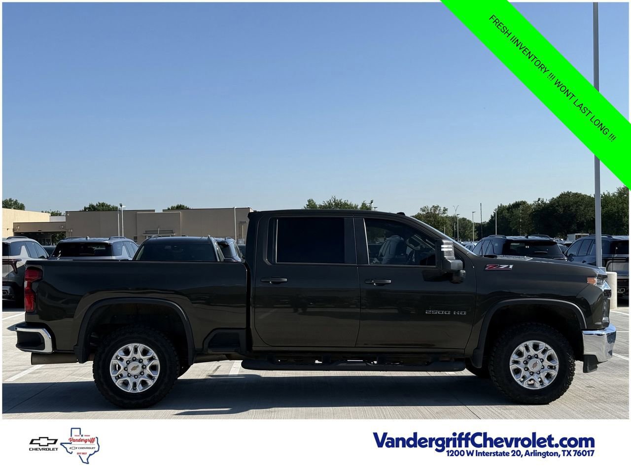 Certified 2022 Chevrolet Silverado 2500 LT w/ Convenience Package AWD/4WD image 3