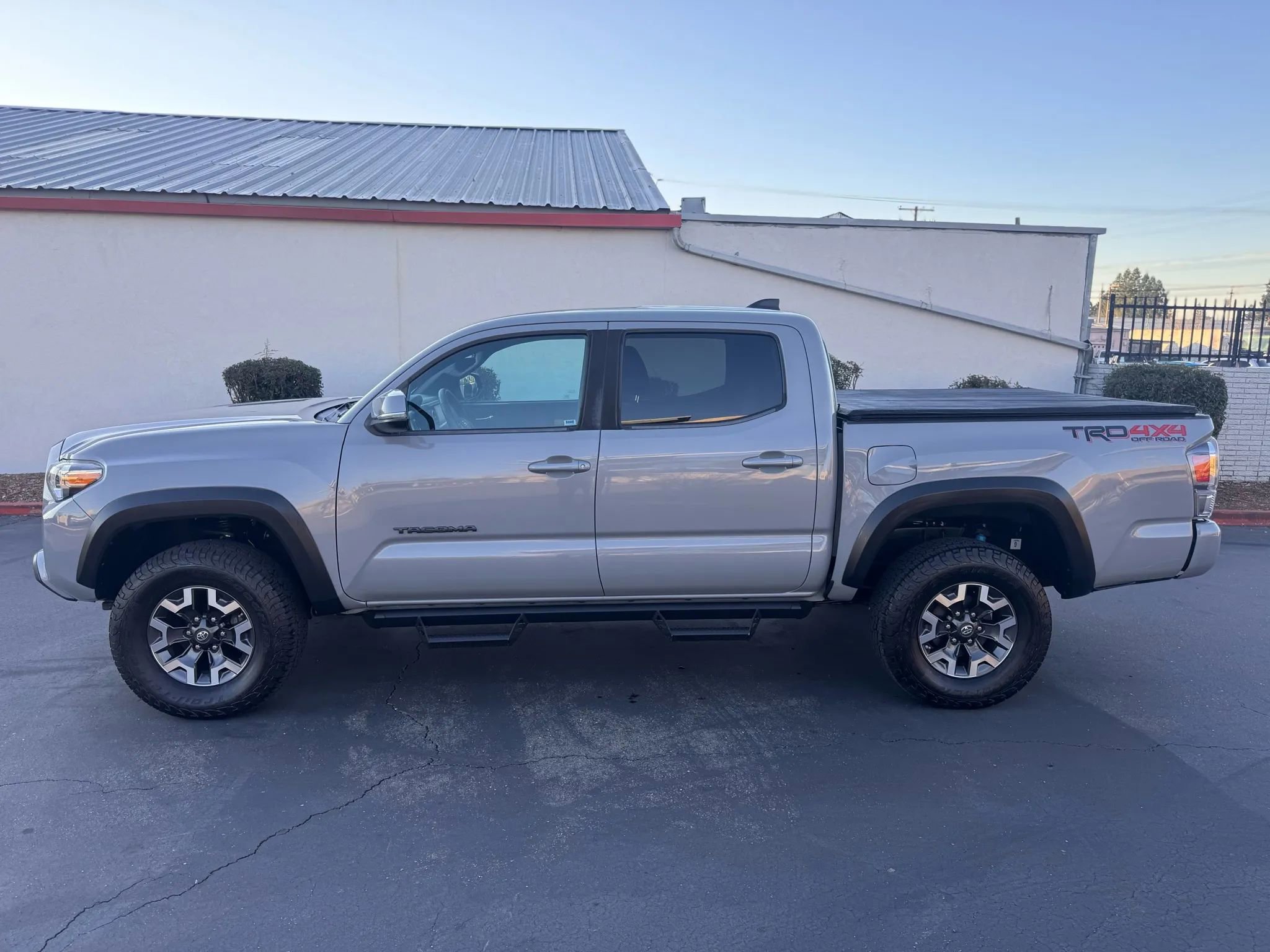 Used 2020 Toyota Tacoma TRD Off-Road image 3