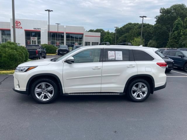 Used 2017 Toyota Highlander Limited AWD/4WD image 2