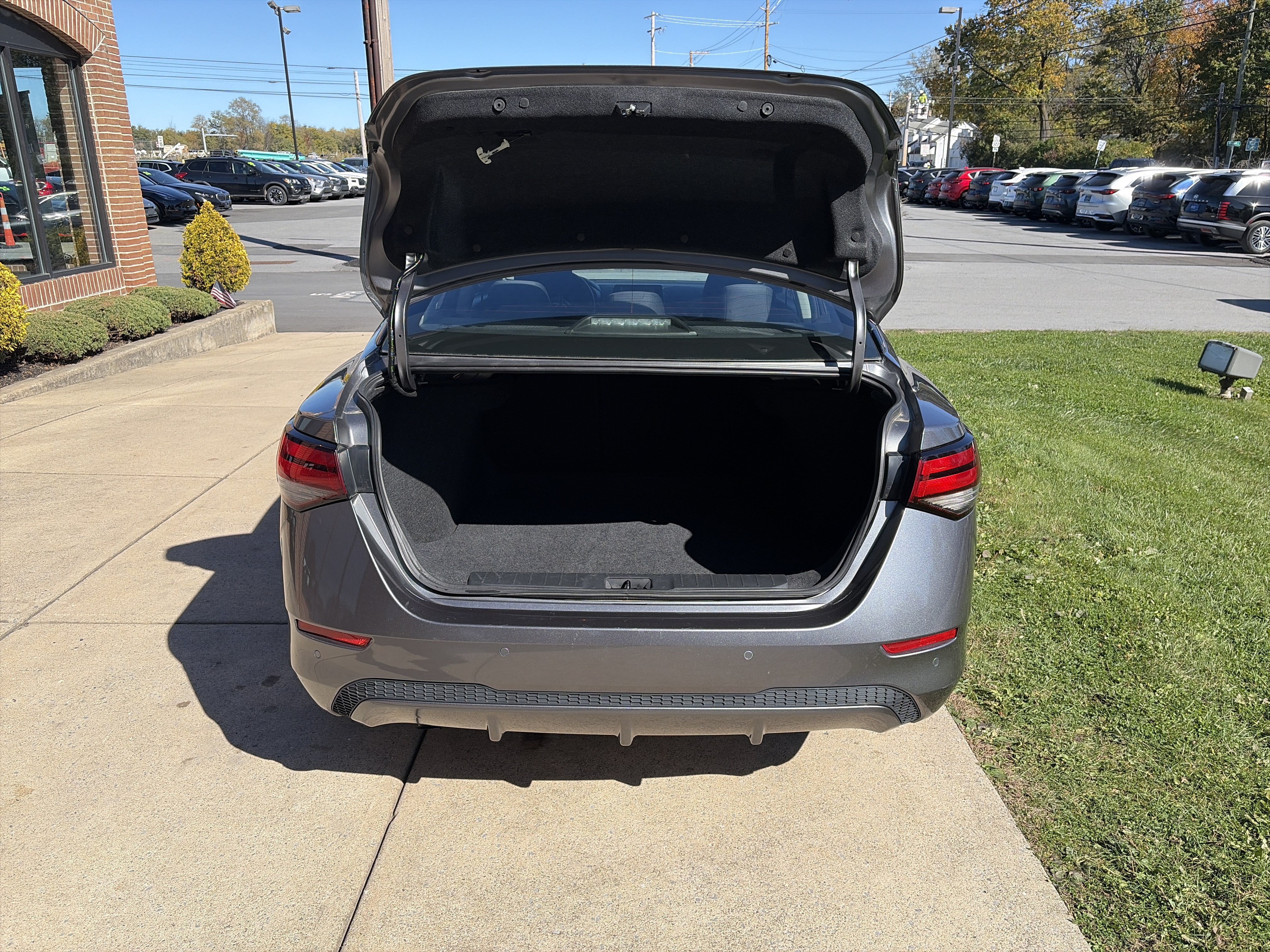 Used 2025 Nissan Sentra S FWD image 5
