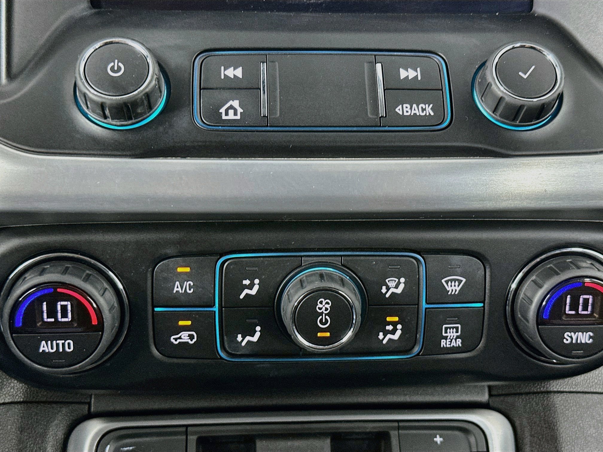 Used 2021 GMC Acadia SLE w/ Driver Convenience Package FWD image 24