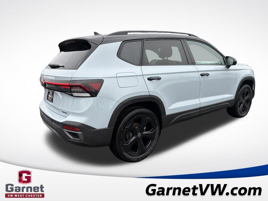 New 2026 Volkswagen Taos SE image 5