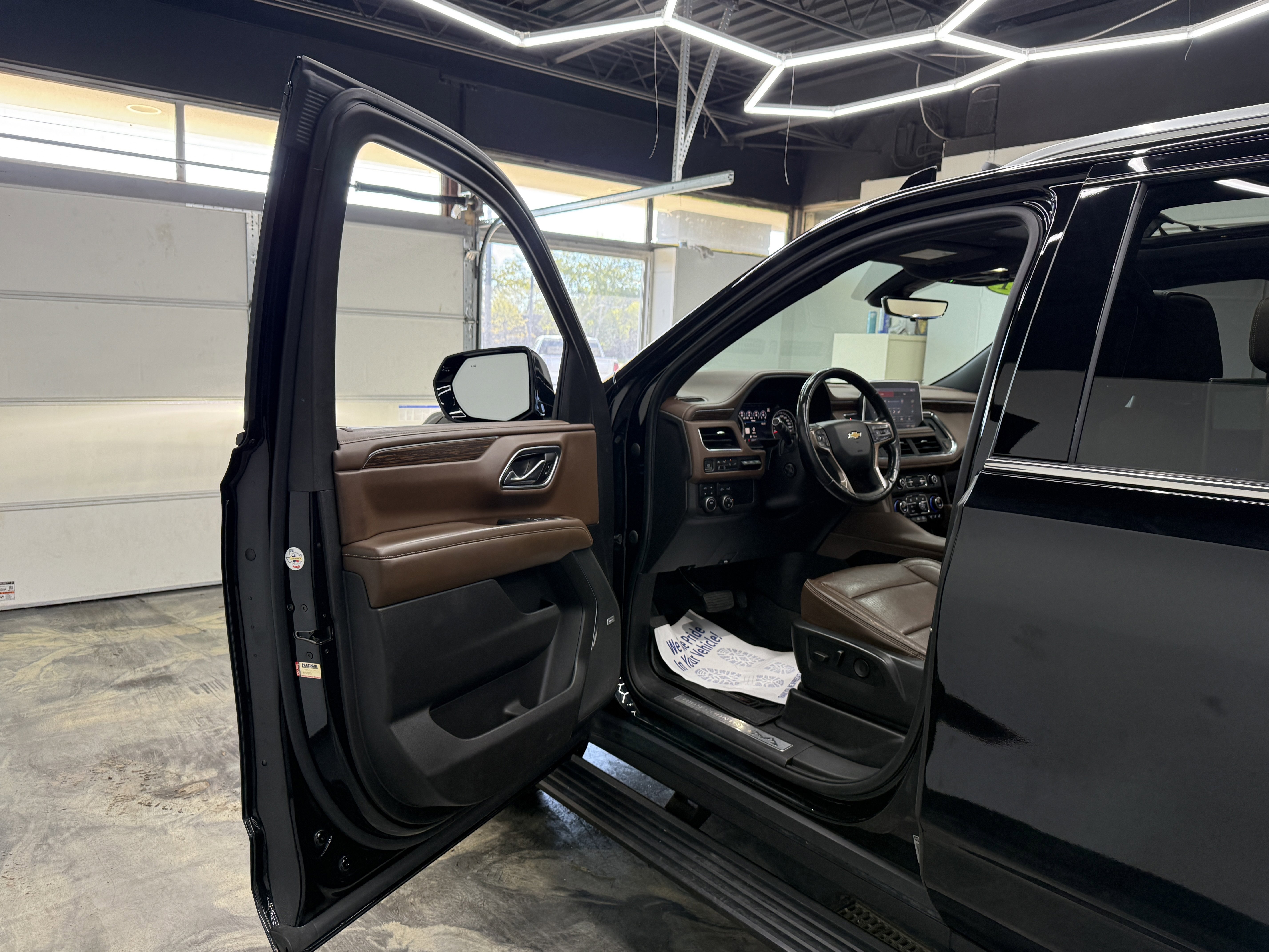 Used 2021 Chevrolet Suburban High Country AWD/4WD image 9