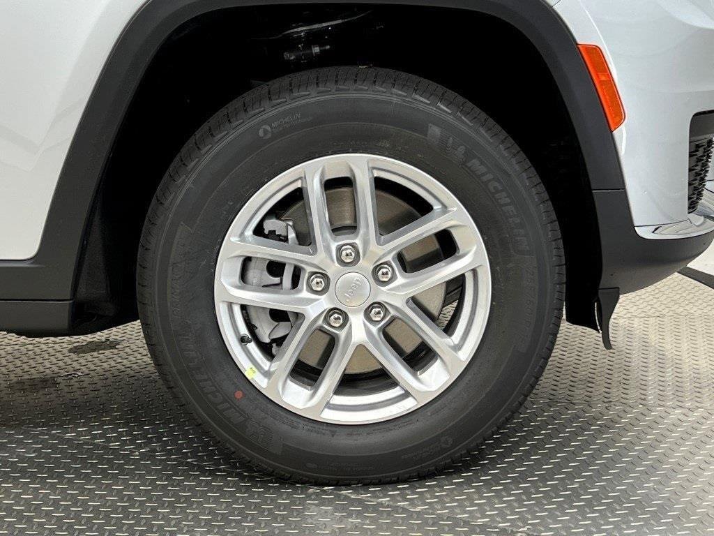 New 2025 Jeep Grand Cherokee L Laredo w/ Luxury Tech Group I image 6