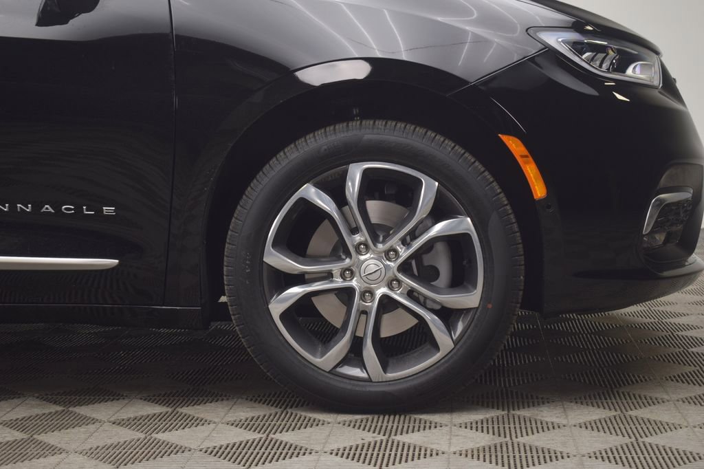 New 2026 Chrysler Pacifica Pinnacle w/ Trailer Tow Group image 9
