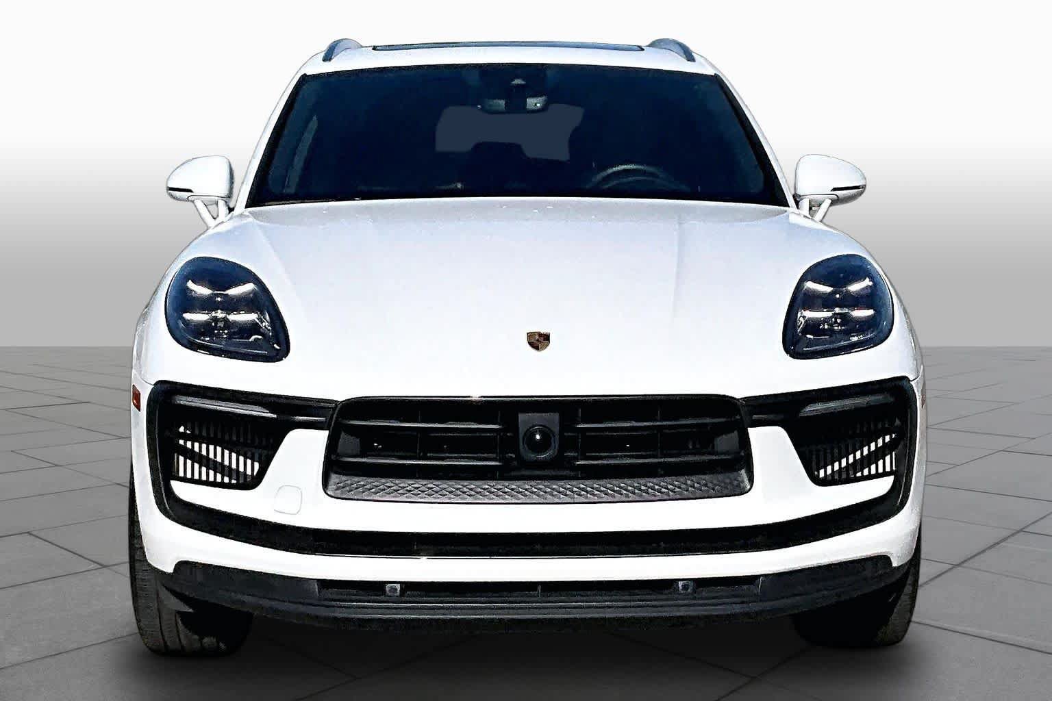 Used 2023 Porsche Macan S AWD/4WD image 3