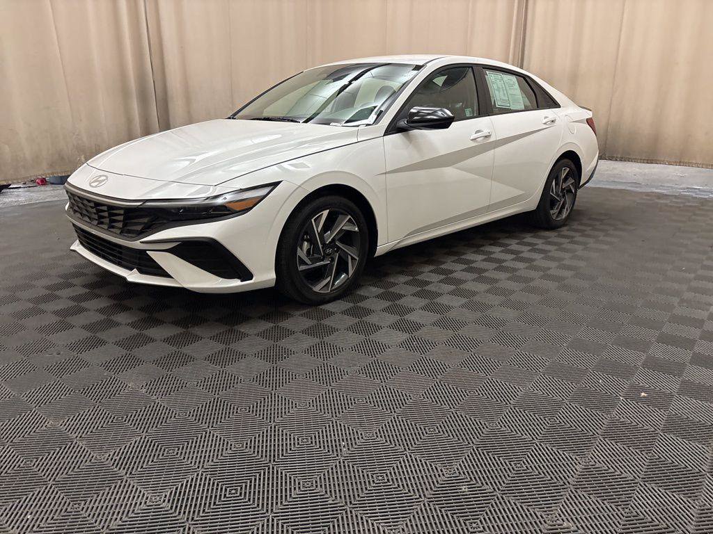 New 2025 Hyundai Elantra Sport image 1