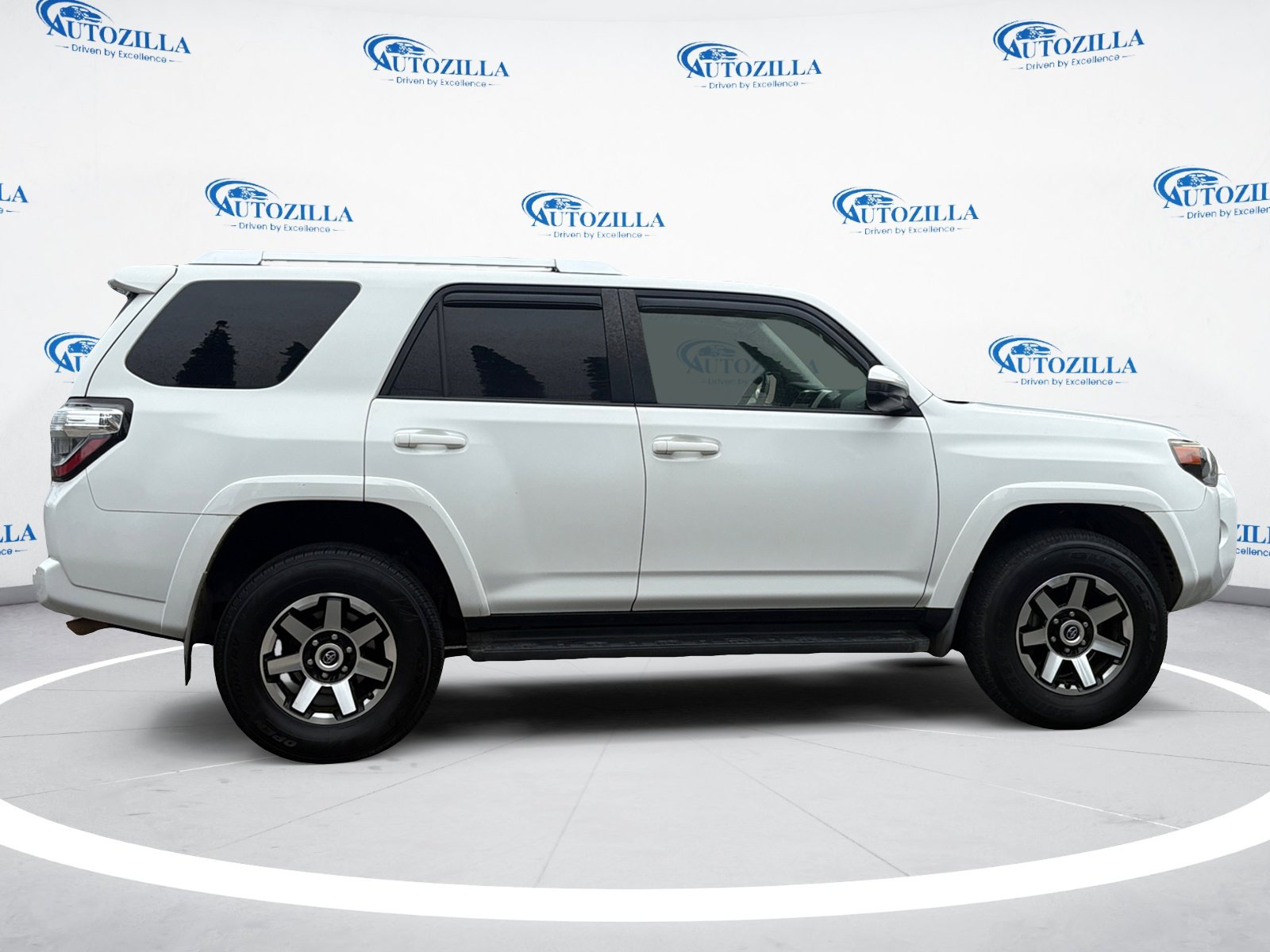 Used 2017 Toyota 4Runner SR5 image 6