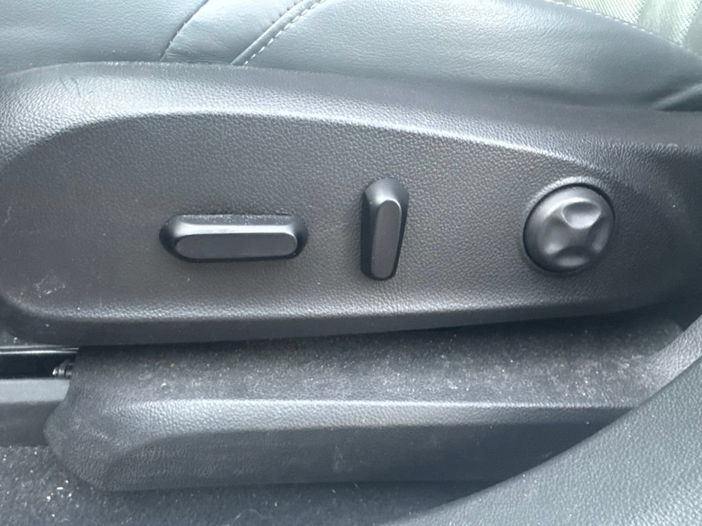 Used 2020 Buick Envision Essence AWD/4WD image 10