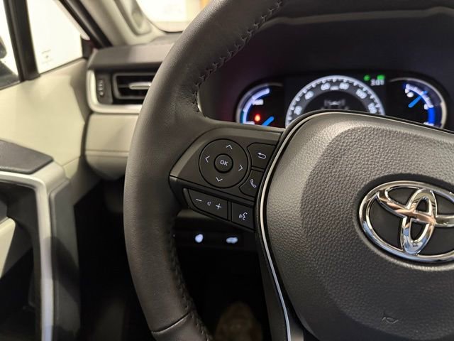 Used 2025 Toyota RAV4 XLE Premium image 15