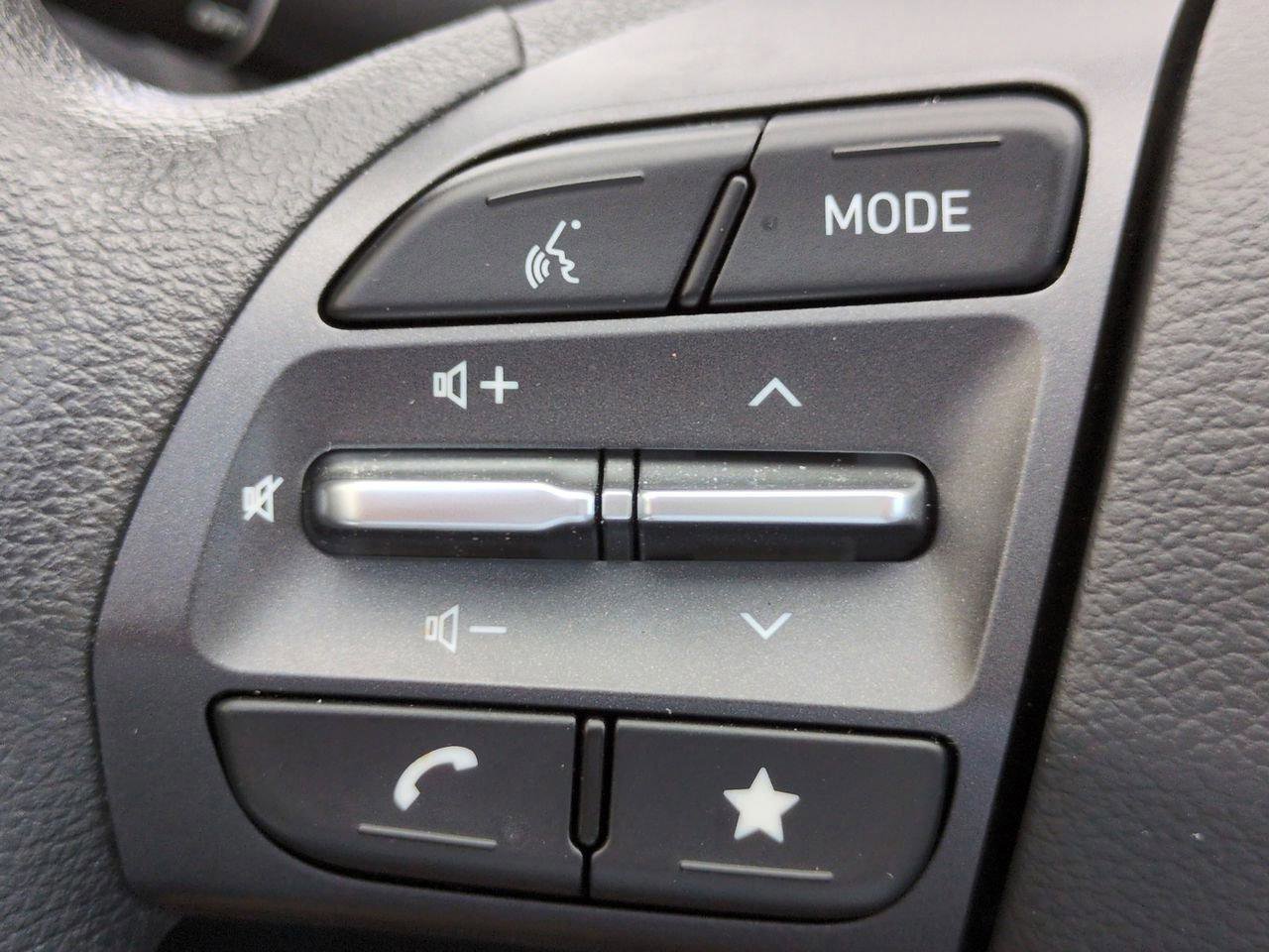 Used 2022 Hyundai Kona SEL image 29