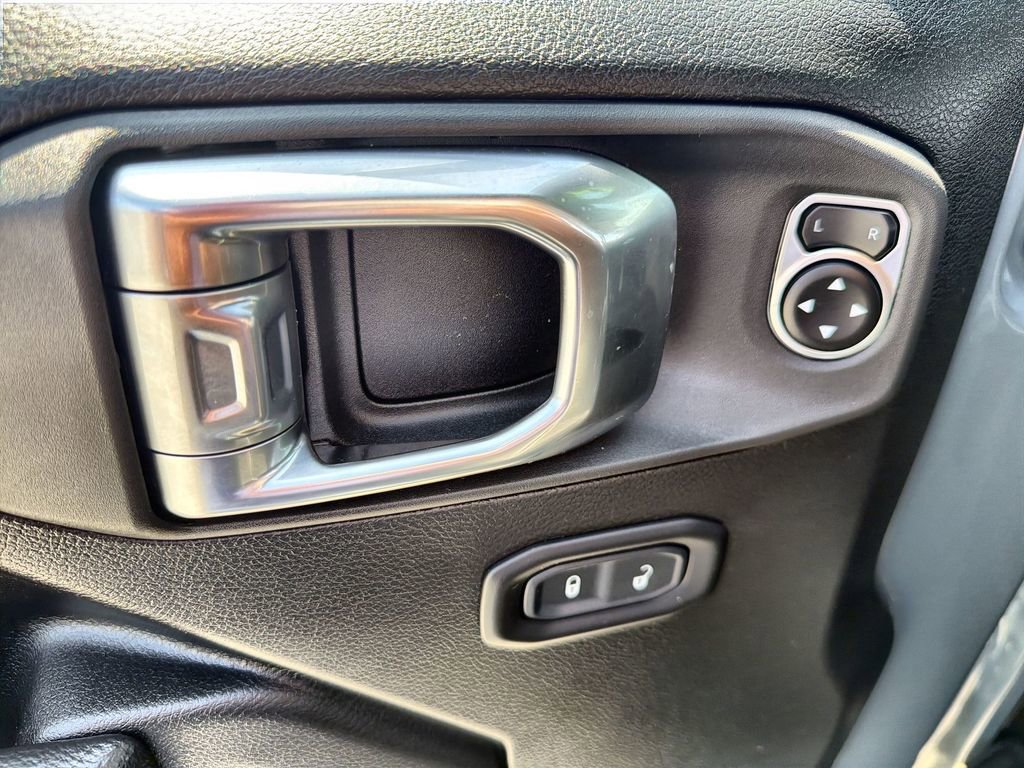 Used 2025 Jeep Wrangler Unlimited Rubicon 4xe w/ Safety Group image 15