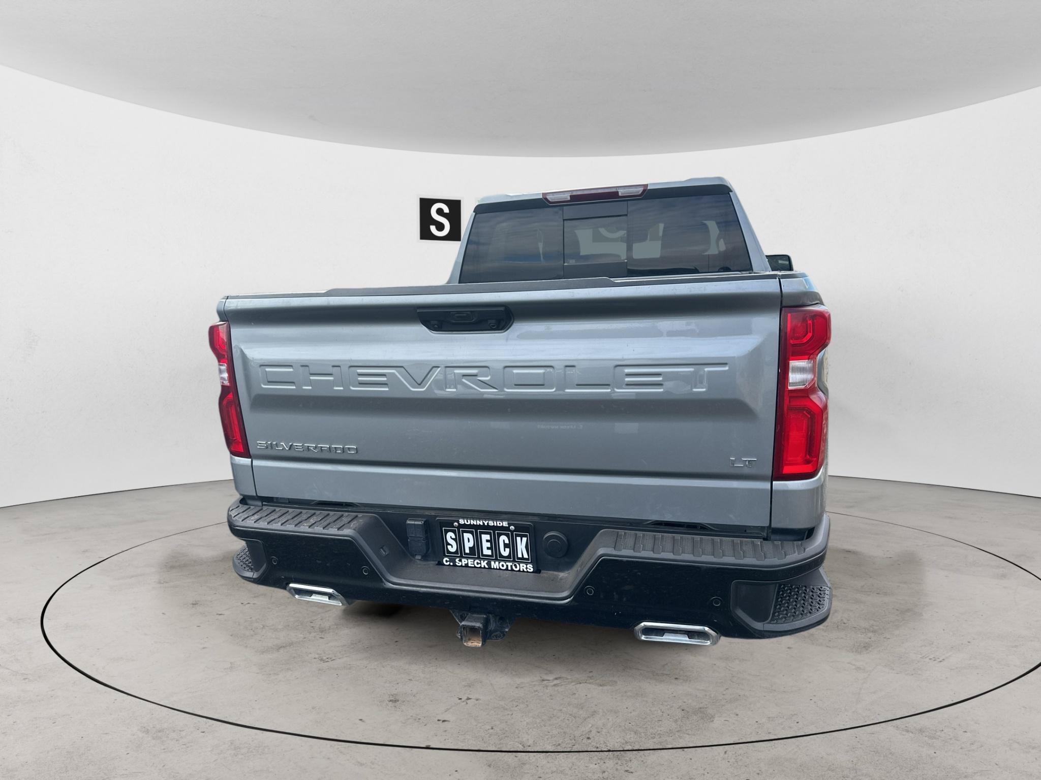 Used 2024 Chevrolet Silverado 1500 LT Trail Boss w/ Convenience Package II AWD/4WD image 3