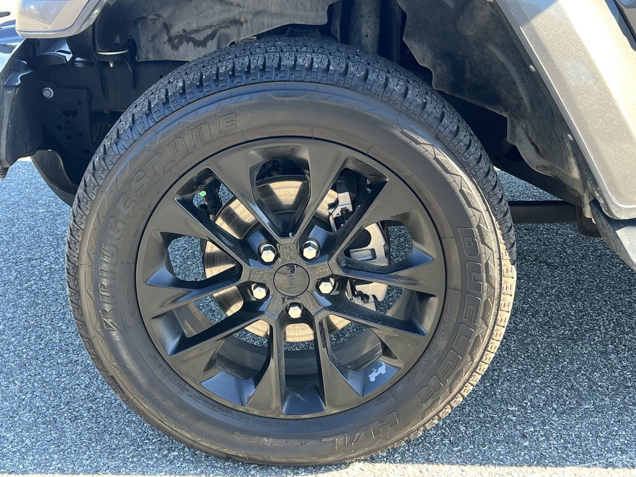 Used 2021 Jeep Wrangler Unlimited Sahara image 40