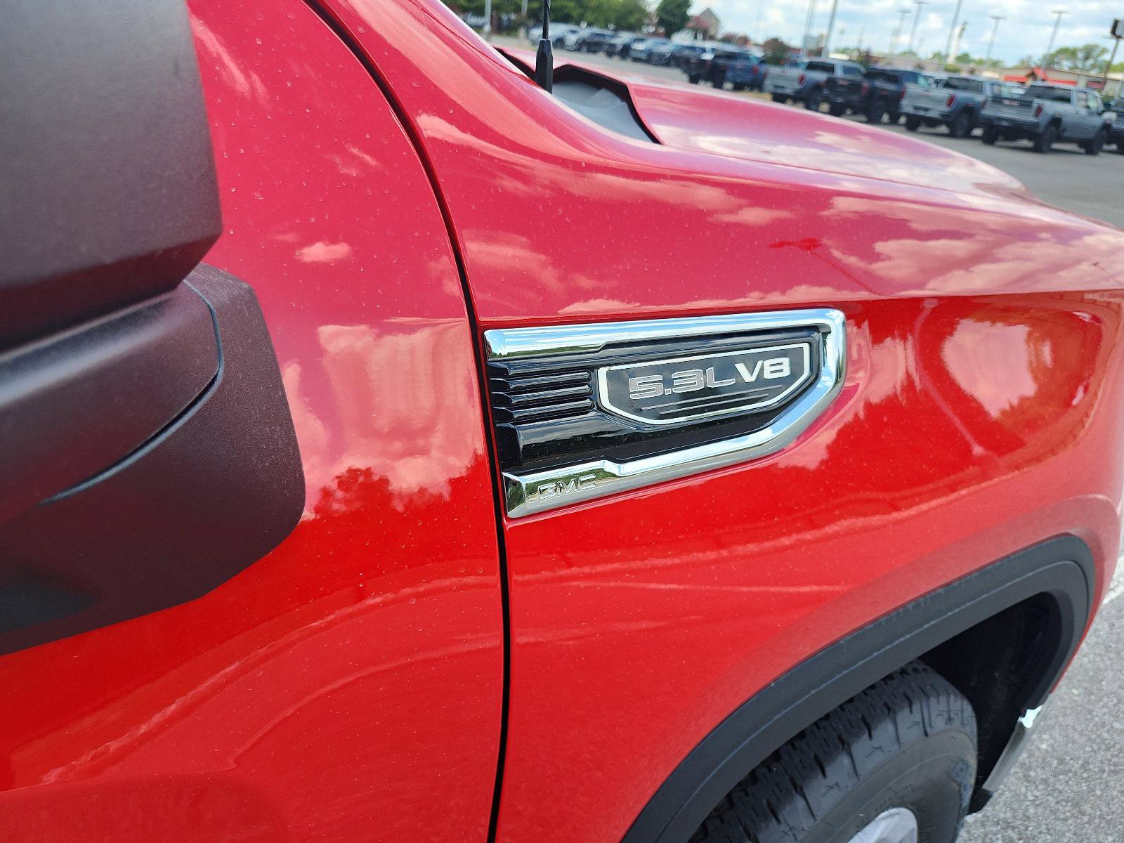 New 2026 GMC Sierra 1500 SLE image 7