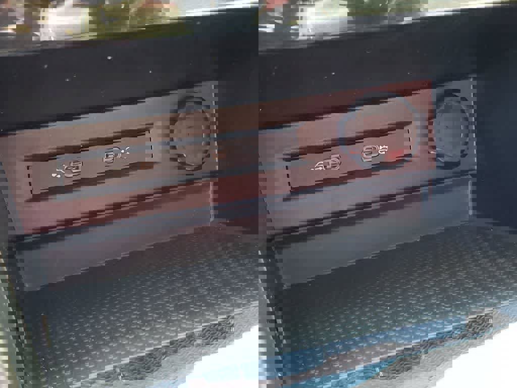 Used 2025 Volkswagen Taos S image 29