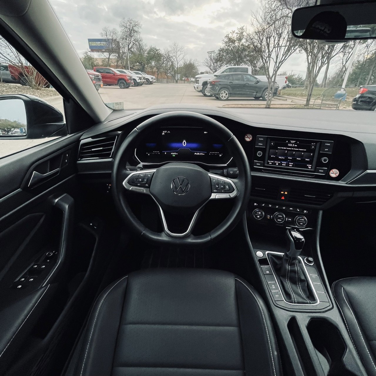 Used 2024 Volkswagen Jetta SE image 12