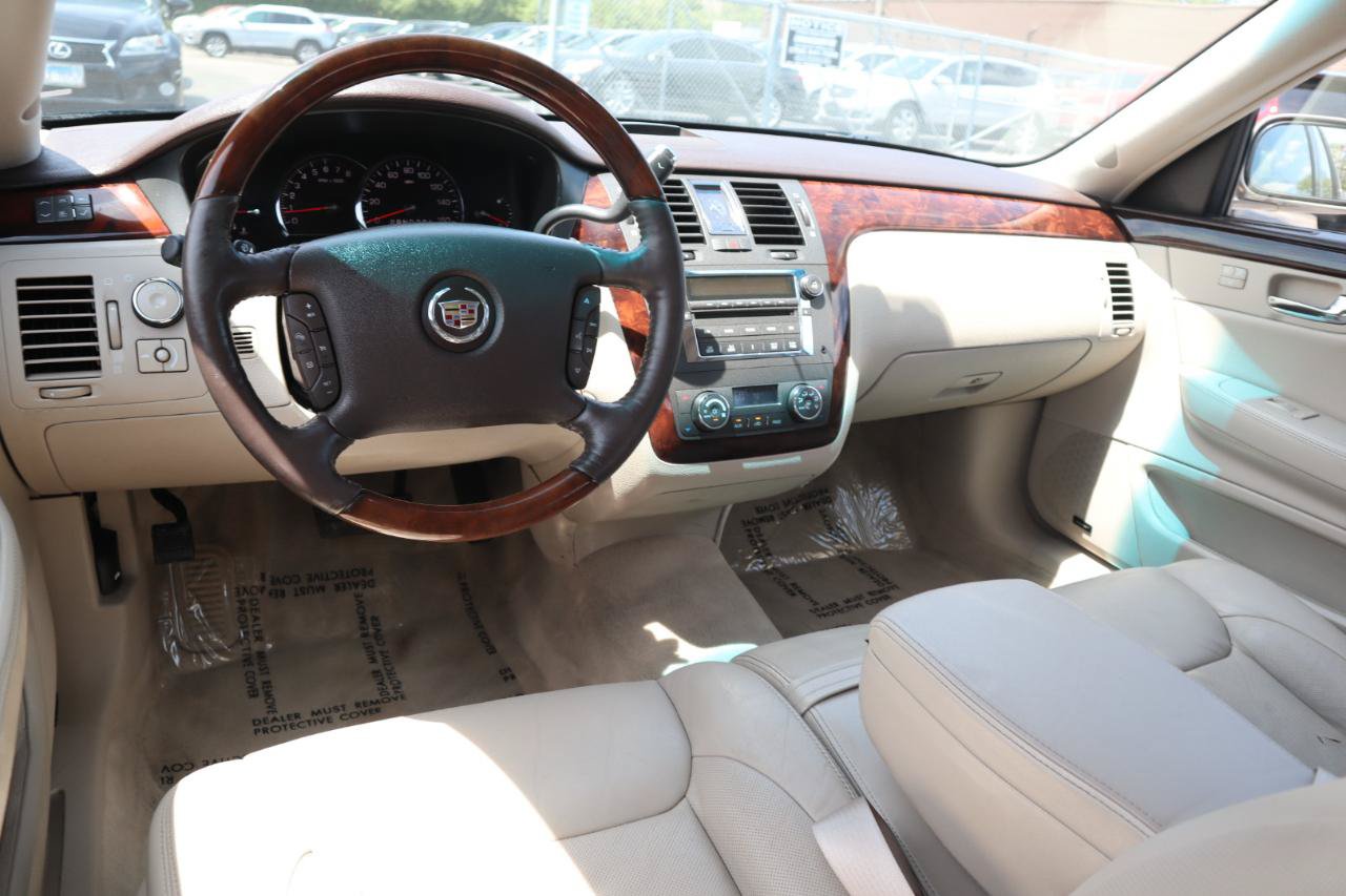 Used 2007 Cadillac DTS Luxury II FWD image 16