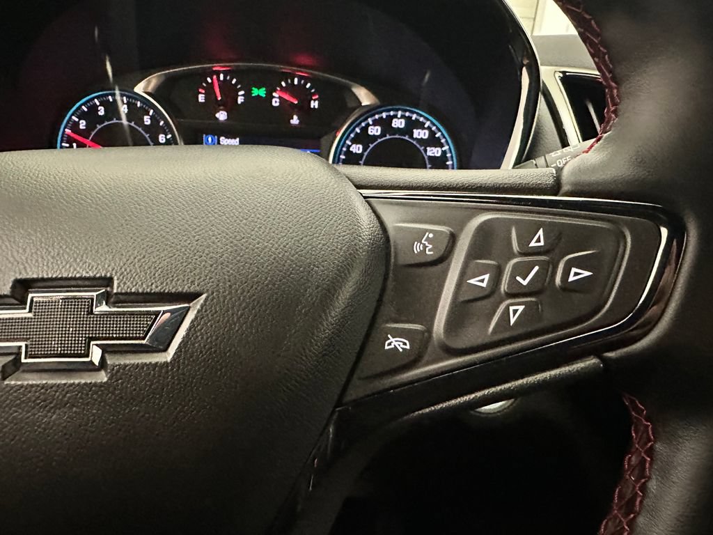 Used 2023 Chevrolet Equinox RS w/ LPO, Floor Liner Package FWD image 17