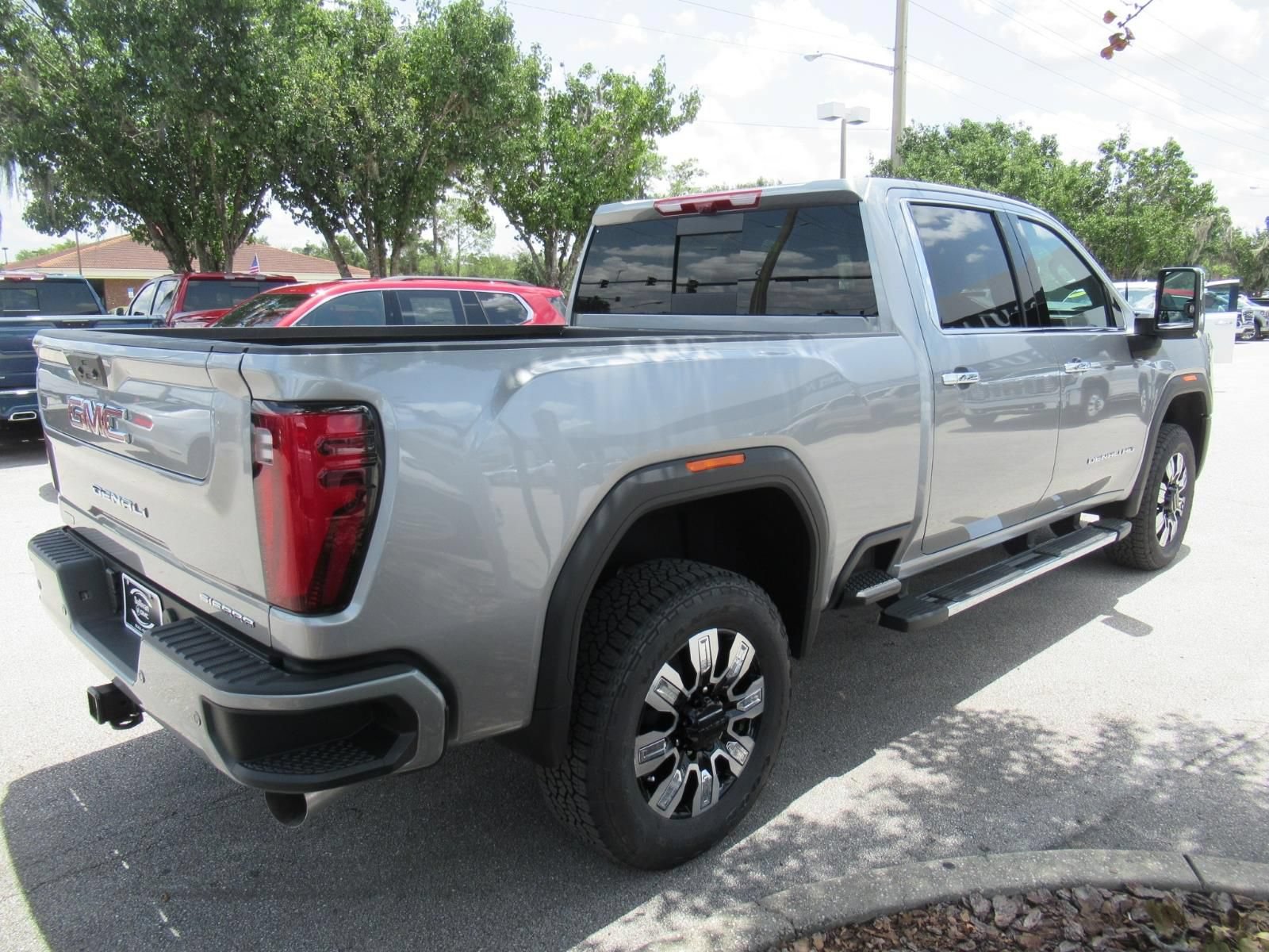 New 2026 GMC Sierra 2500 Denali w/ Denali Reserve Package AWD/4WD image 8