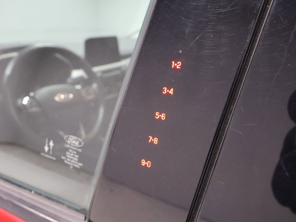 Used 2021 Ford Escape SE w/ Convenience Package image 8