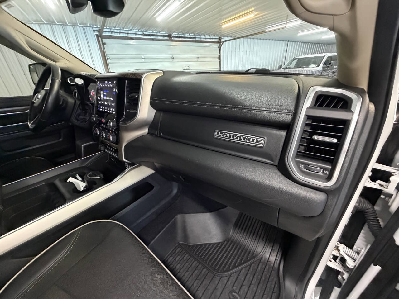 Used 2019 RAM 3500 Laramie image 32