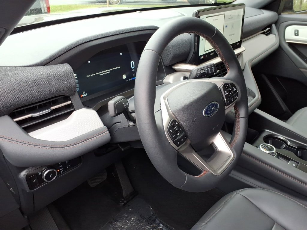 Used 2027 Ford Explorer Active w/ Active Comfort Package AWD/4WD image 17