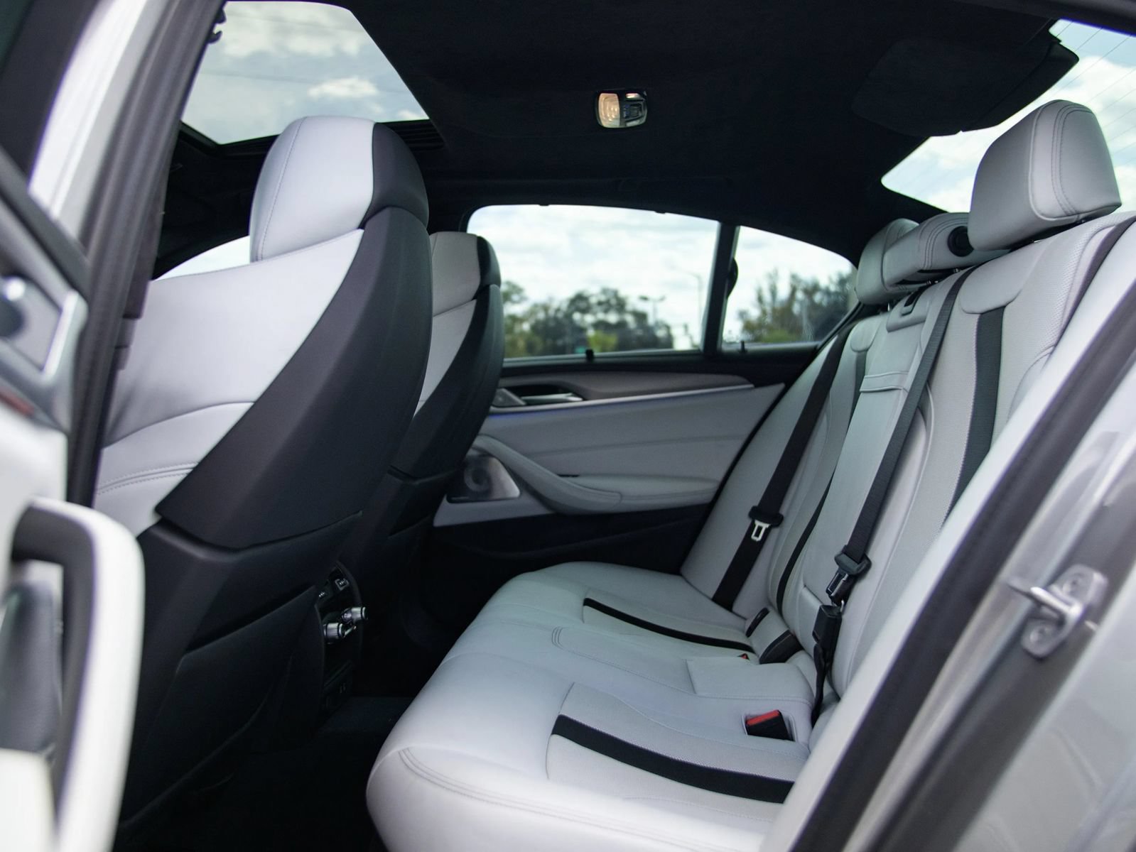 Used 2021 BMW M5 w/ Executive Package AWD/4WD image 36