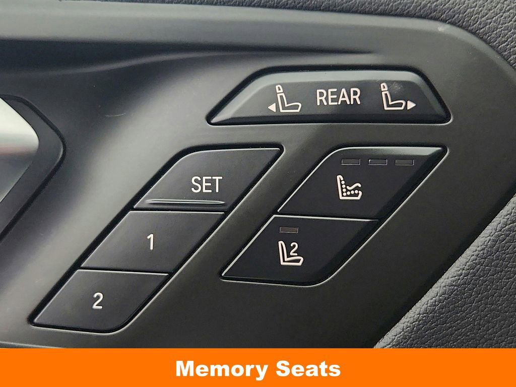 Used 2022 BMW X7 xDrive40i w/ Premium Package image 31