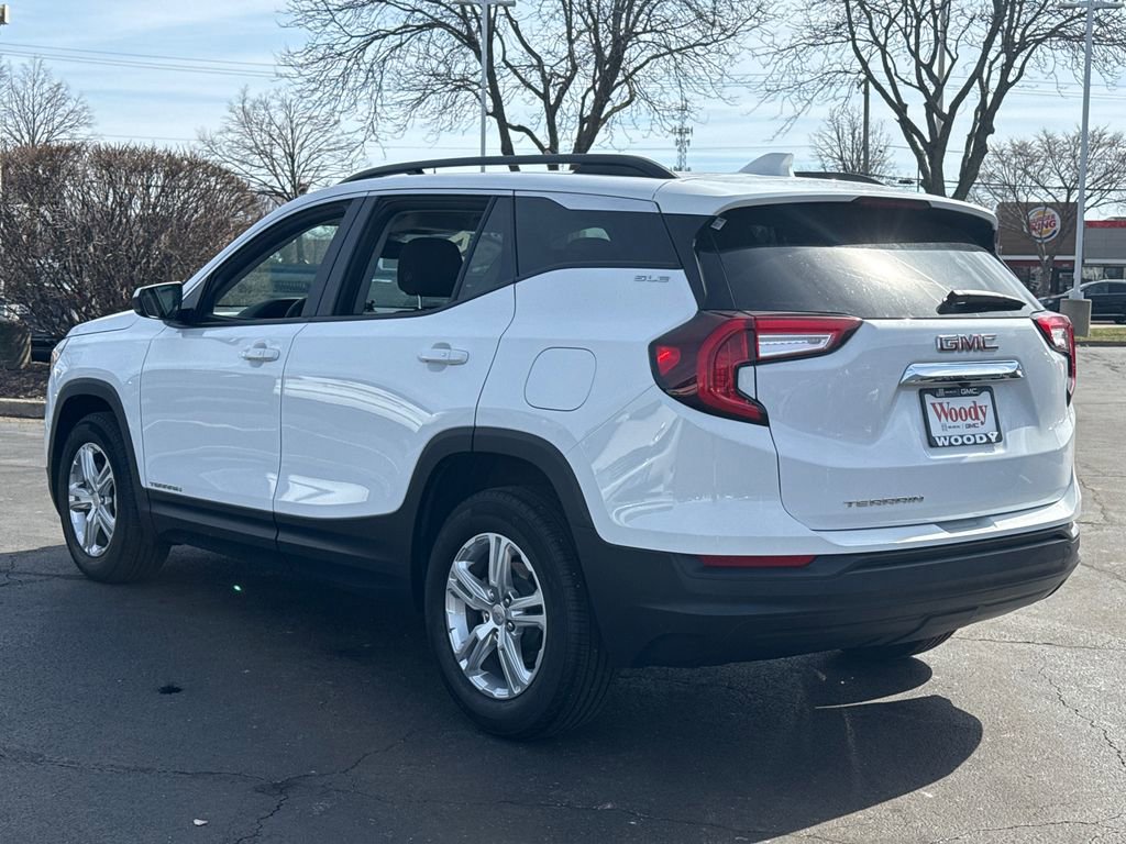 Certified 2024 GMC Terrain SLE w/ Driver Convenience Package image 9