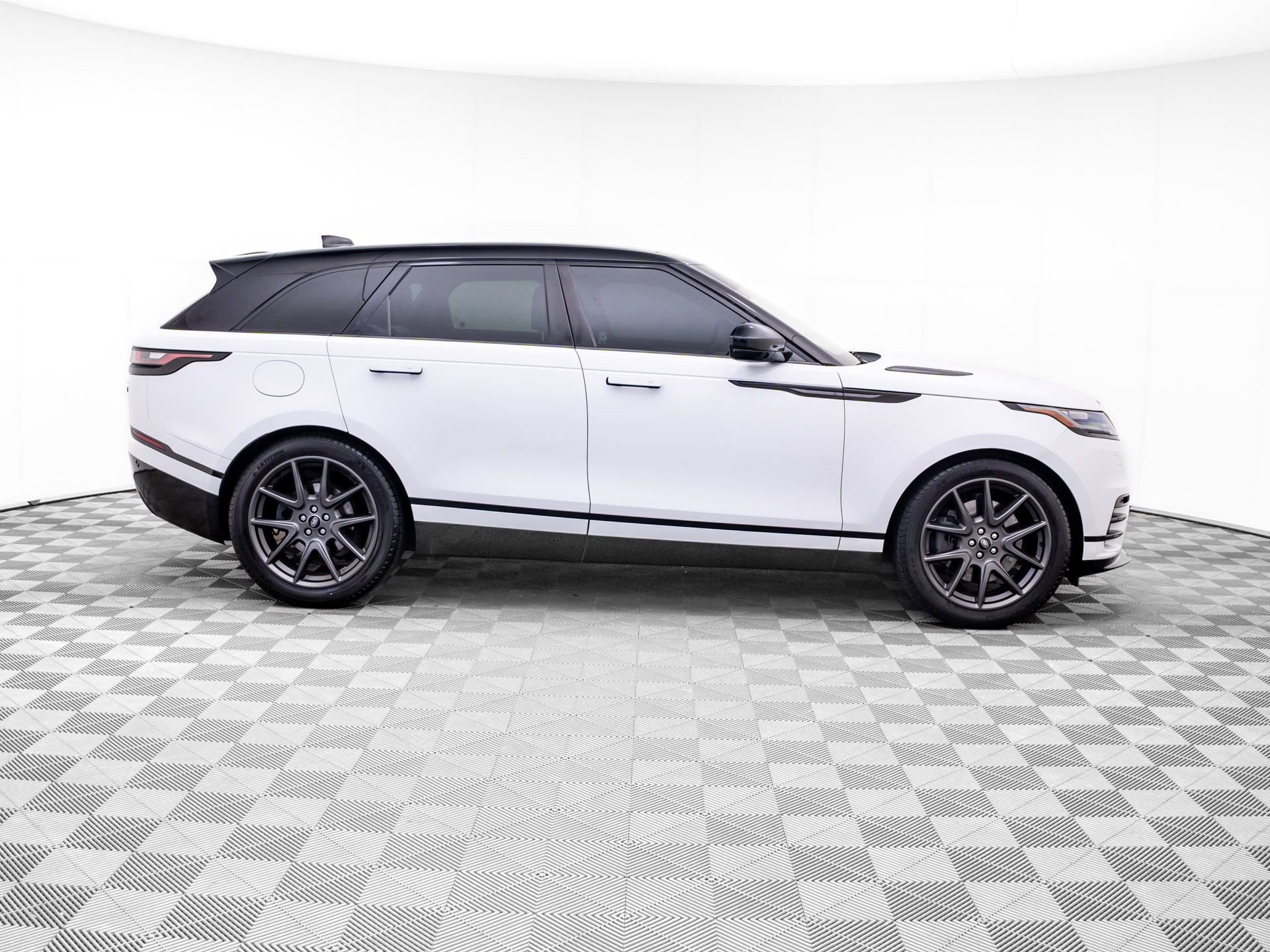 Used 2023 Land Rover Range Rover Velar R-Dynamic S AWD/4WD image 7