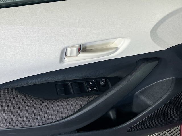 Used 2025 Toyota Corolla LE image 11