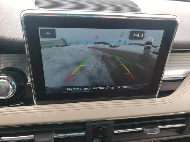 Used 2022 Lincoln Corsair Standard w/ Equipment Group 101A image 17