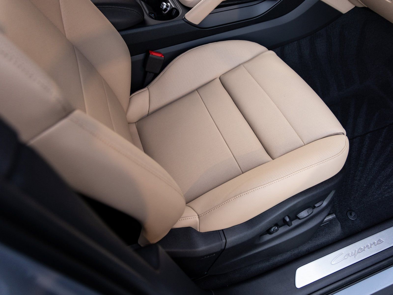 Certified 2026 Porsche Cayenne E-Hybrid image 35
