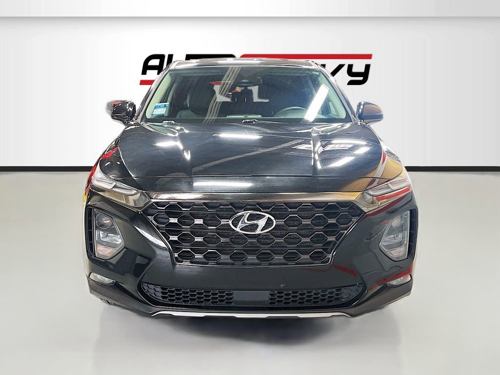 Used 2019 Hyundai Santa Fe SEL image 2