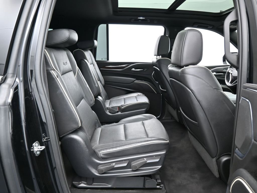 Used 2023 Cadillac Escalade ESV Premium Luxury image 46