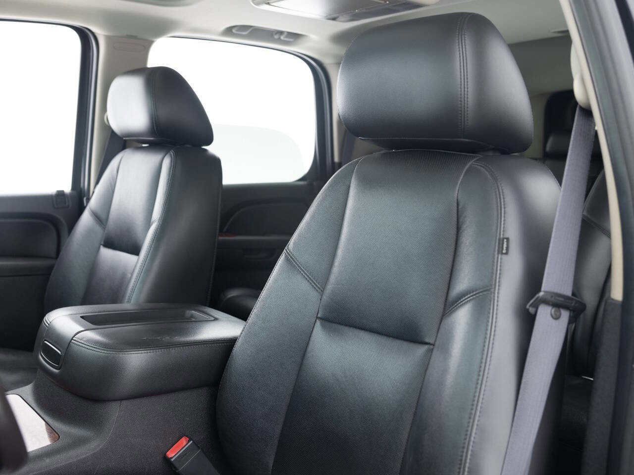 Used 2011 Chevrolet Tahoe LTZ AWD/4WD image 29
