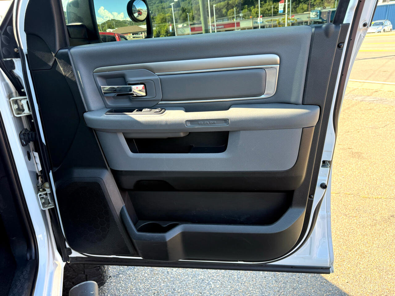 Used 2017 RAM 1500 Outdoorsman image 32