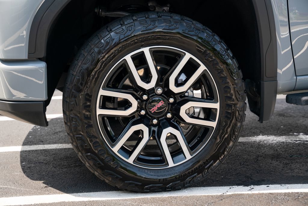 Used 2025 GMC Sierra 1500 AT4 w/ AT4 Premium Package AWD/4WD image 24