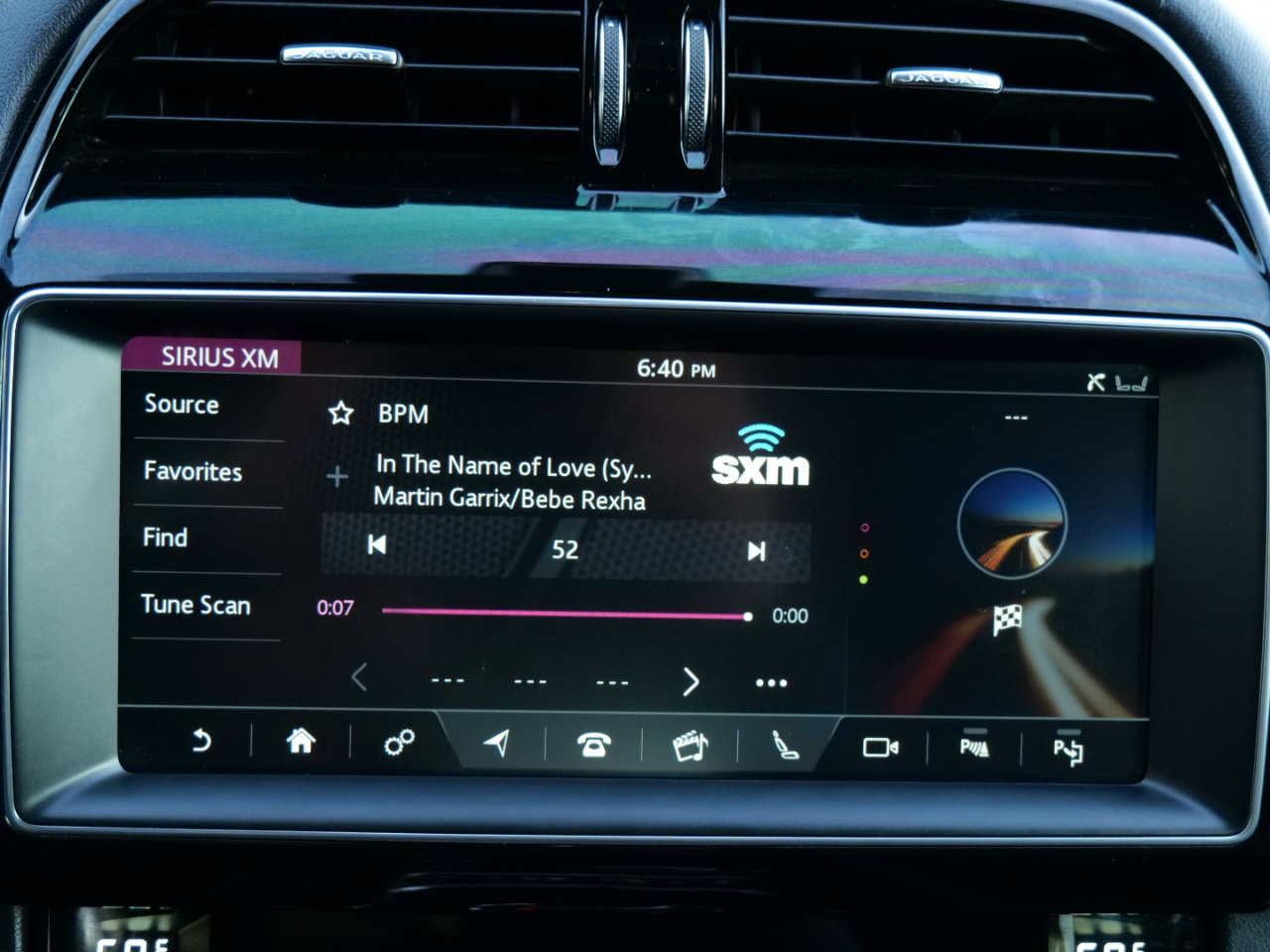 Used 2019 Jaguar F-PACE S image 30