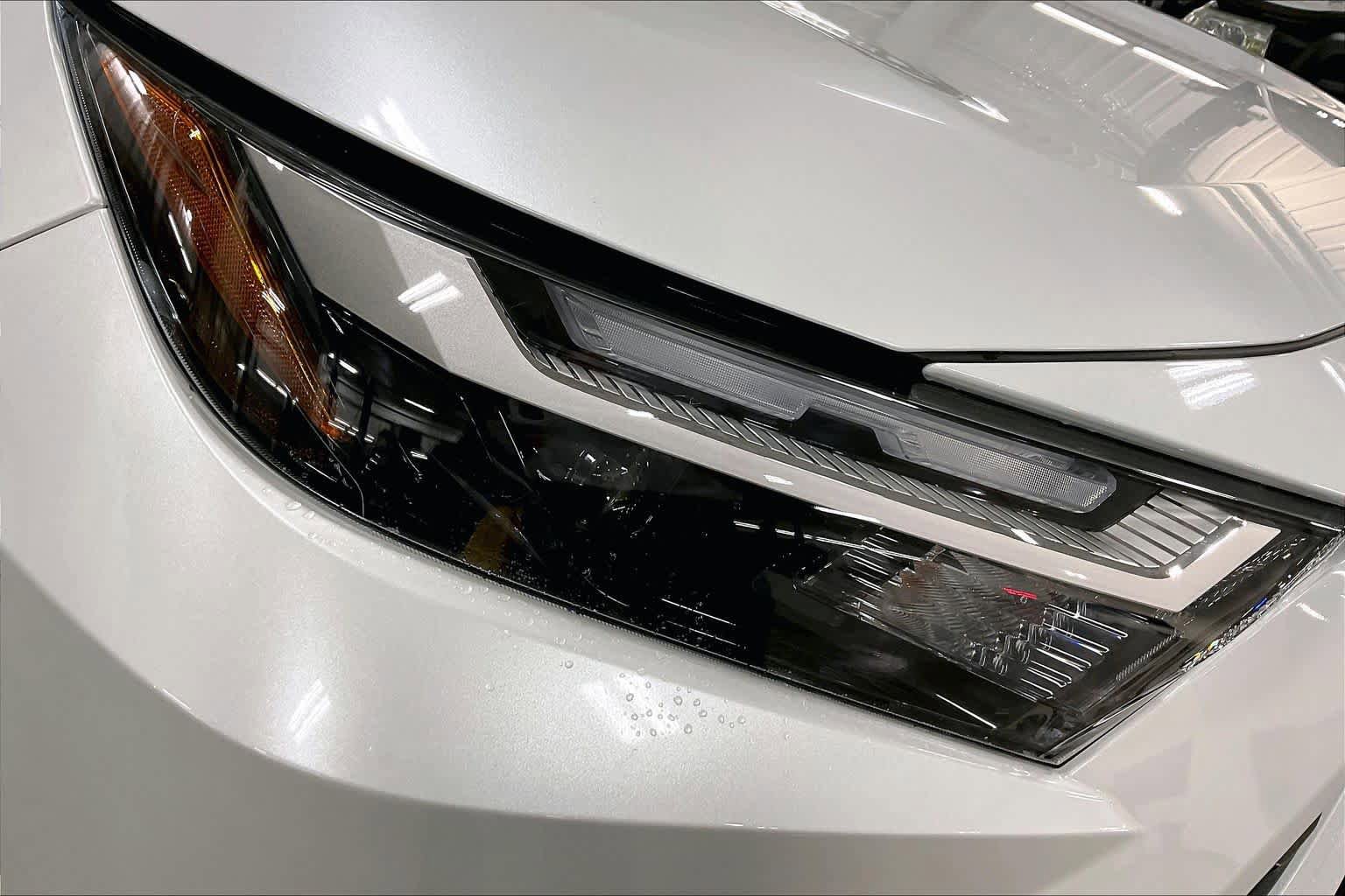 Used 2025 Toyota RAV4 XLE Premium AWD/4WD image 28
