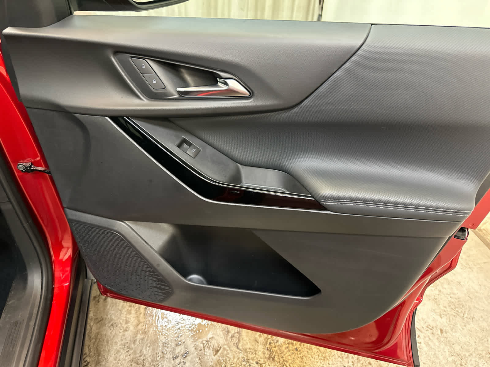 Certified 2025 Chevrolet Equinox LT w/ Convenience Package II image 28