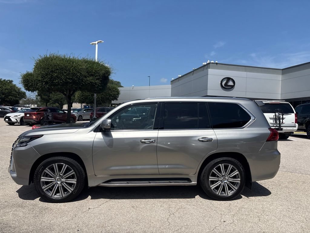 Used 2016 Lexus LX 570 4WD w/ Luxury Package image 2