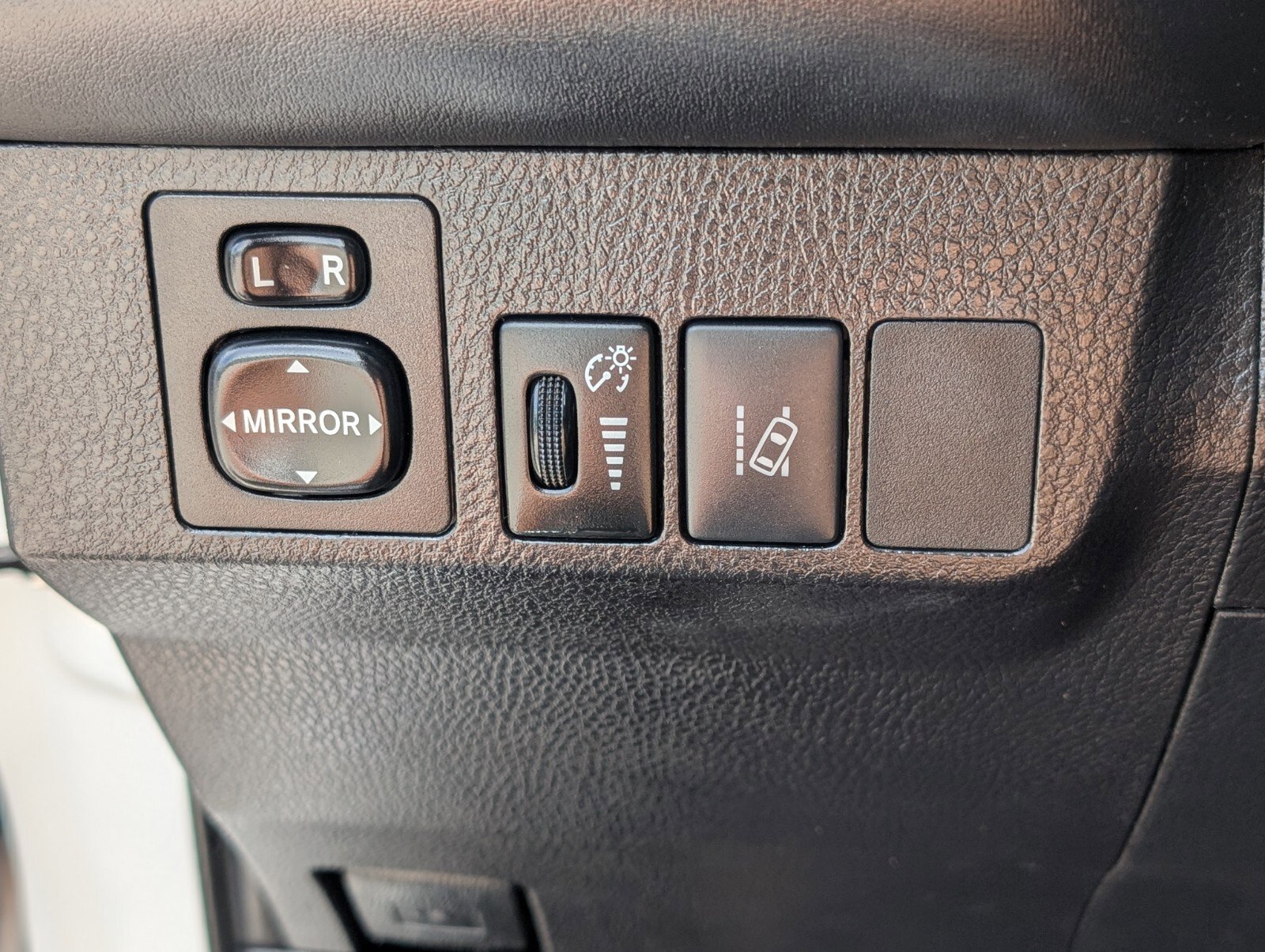 Used 2017 Toyota RAV4 SE w/ Power Extra Value Package image 35