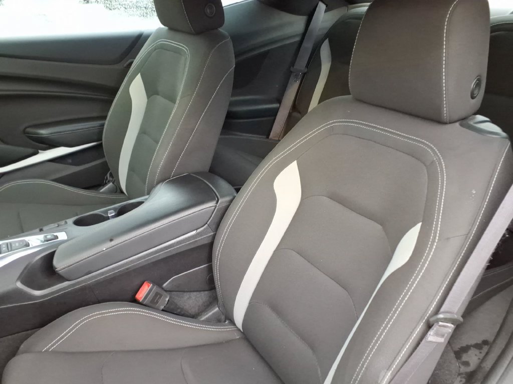 Used 2017 Chevrolet Camaro LT RWD image 9