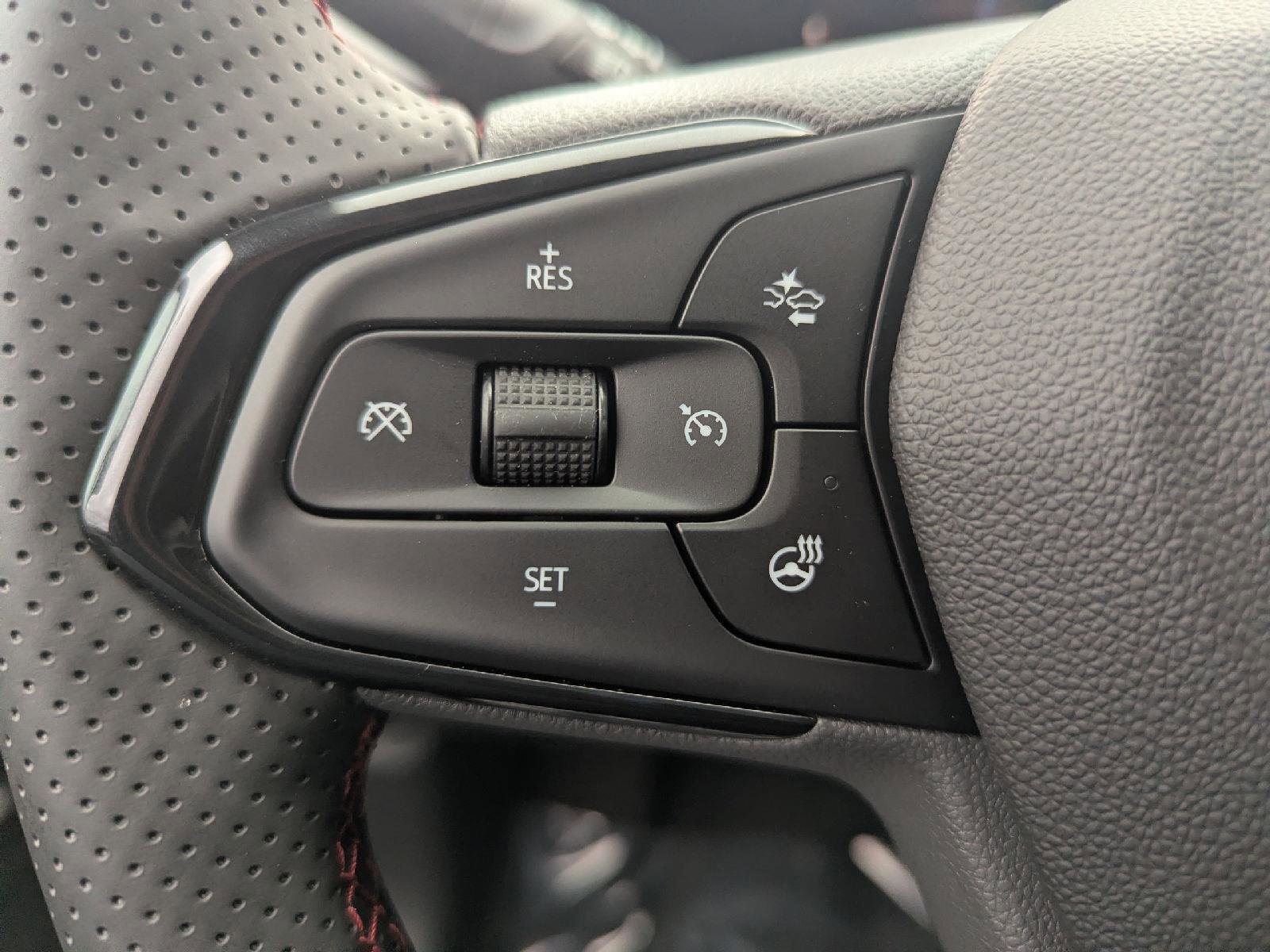 New 2026 Chevrolet Trax RS w/ Sunroof Package image 29