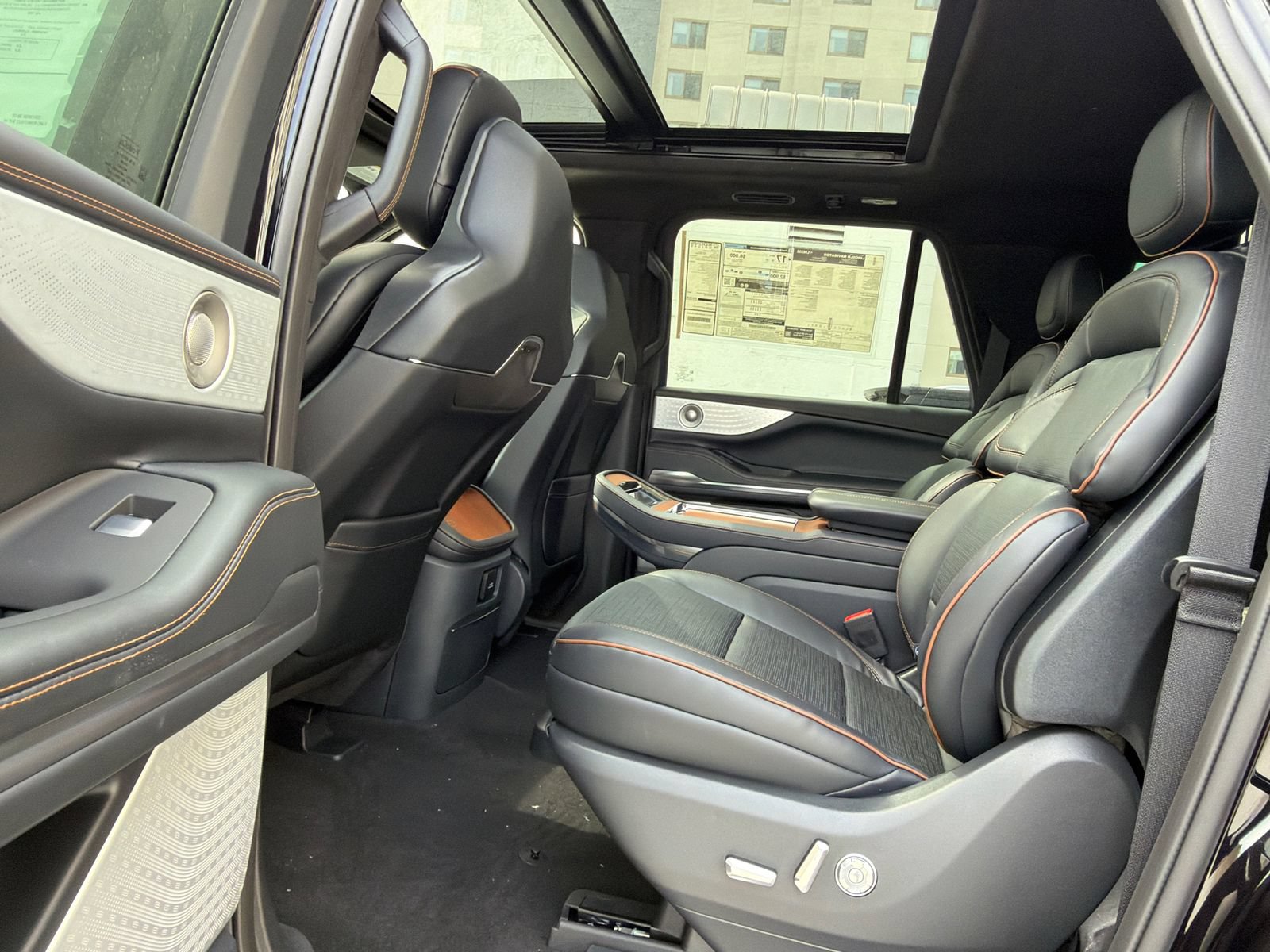 New 2026 Lincoln Navigator L Black Label AWD/4WD image 19